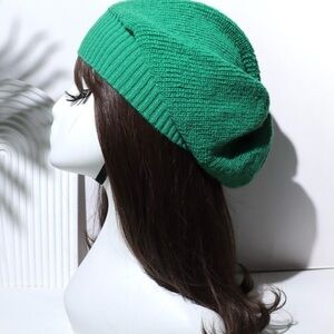 SOLD OUT 🎈Green Knit Beret for Women